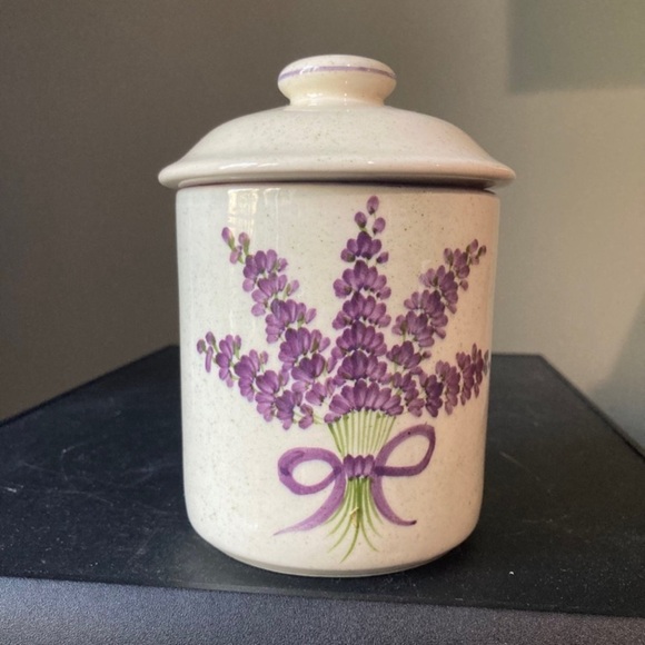 Vintage Ceramic Clay Cottagecore Farmhouse Lavender Painted Container Pot - Picture 2 of 7